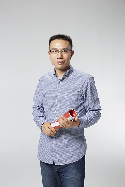 職場白領學會這5招拍攝姿勢，拍出有氣質的職業(yè)照，簡單易學